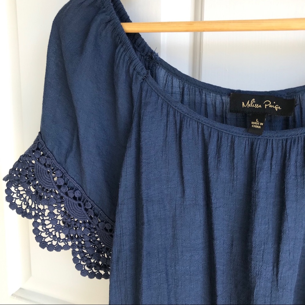 Navy On/Off Shoulder Top😍